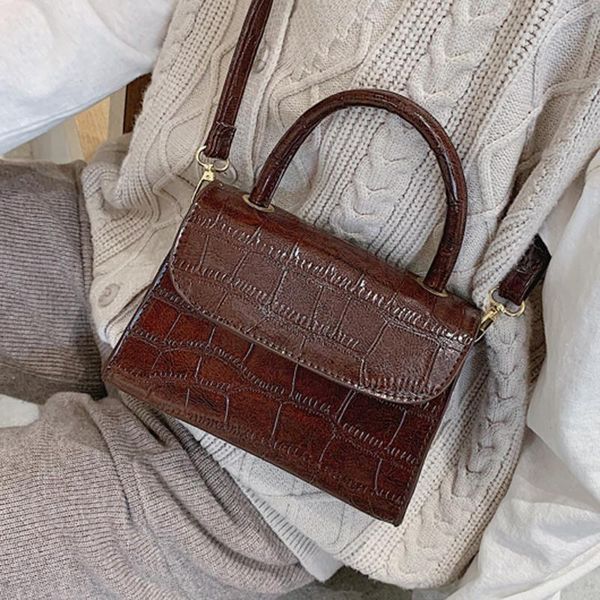 fashion women simple solid color polyester shoulder bags messenger bags hasp phone bag with button bolso bandolera mujer
fashion women simple solid color polyester shoulder bags messenger bags hasp phone bag with button bolso bandolera mujer