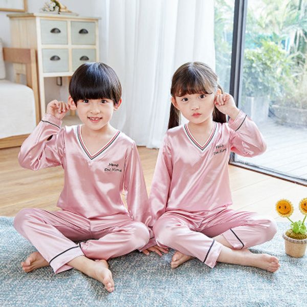 2020 autumn winter children pajamas for girl set fake silk kids sleepwear v-neck long sleeve comfortable boy nightwear long pant, Blue;red
2020 autumn winter children pajamas for girl set fake silk kids sleepwear v-neck long sleeve comfortable boy nightwear long pant, Blue;red