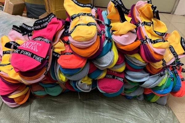 wholesale 10 different colors together pink love fashion women sports socks short pink socks boat ankle basketball socks 300 pairs dhl, Black;white 
wholesale 10 different colors together pink love fashion women sports socks short pink socks boat ankle basketball socks 300 pairs dhl, Black;white