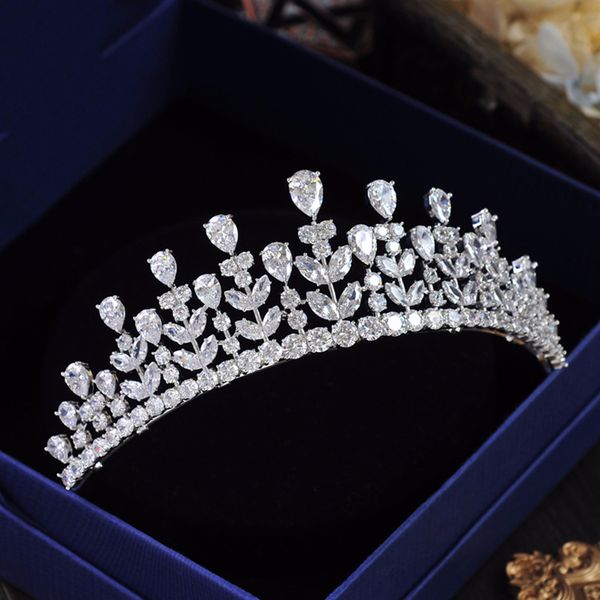 luxury zircon tiara bridal hair jewelry princess crown wedding hair accessories queen crystal crowns tiaras, Golden;white
luxury zircon tiara bridal hair jewelry princess crown wedding hair accessories queen crystal crowns tiaras, Golden;white