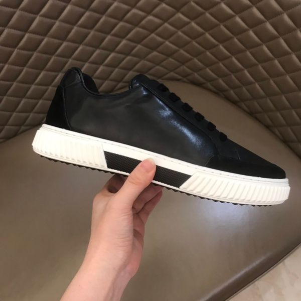 new brand designer men flat shoes real leather rivet recreational casual shoe arena sneakers with box, Black
new brand designer men flat shoes real leather rivet recreational casual shoe arena sneakers with box, Black