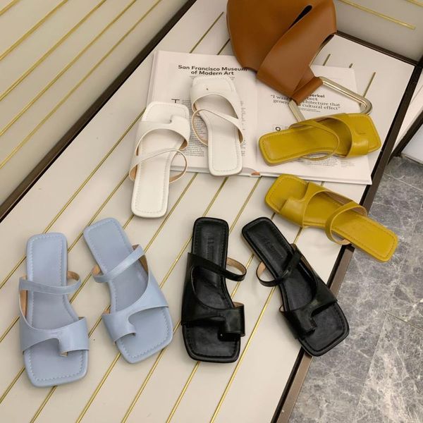 slippers casual flat shoes female square toe rubber flip flops slides slipers women luxury hawaiian summer 2020 retro pu fabric, Black
slippers casual flat shoes female square toe rubber flip flops slides slipers women luxury hawaiian summer 2020 retro pu fabric, Black