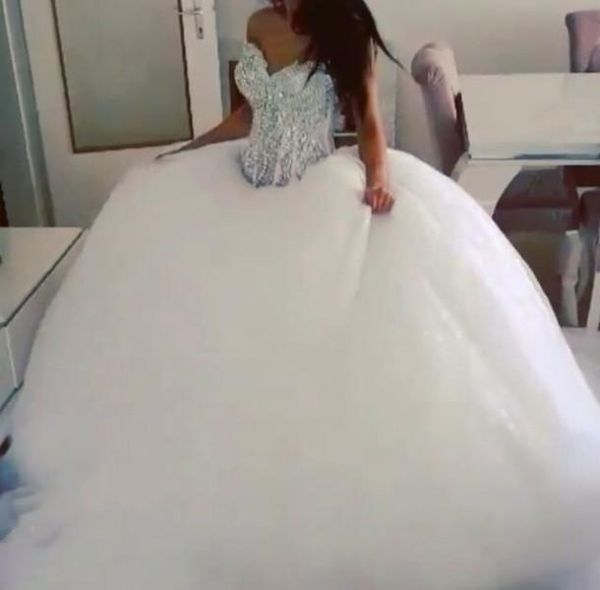 princess style hollow pearls wedding dresses ball gown court train 2020 new sparkly bridal gowns custom plus size, White
princess style hollow pearls wedding dresses ball gown court train 2020 new sparkly bridal gowns custom plus size, White