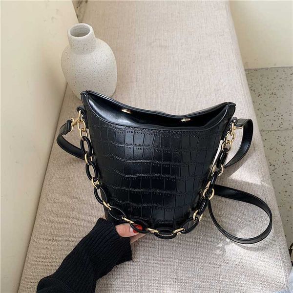 fantasy 2020 new irregular crocodile stone pattern bucket bag for women acrylic chain shoulder crossbody bag female good quality
fantasy 2020 new irregular crocodile stone pattern bucket bag for women acrylic chain shoulder crossbody bag female good quality