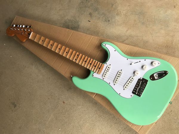 зеленй ела scalloped еи reverse headstock лекѬогиаѬа chrome hardware, maple накладка, white накладк
зеленй ела scalloped еи reverse headstock лекѬогиаѬа chrome hardware, maple накладка, white накладк