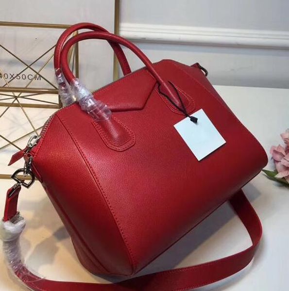 2020 2020 classic women genuine leather bags handbags trapeze bag chain tote purse shoulder bags female diamond lattice handbag
2020 2020 classic women genuine leather bags handbags trapeze bag chain tote purse shoulder bags female diamond lattice handbag