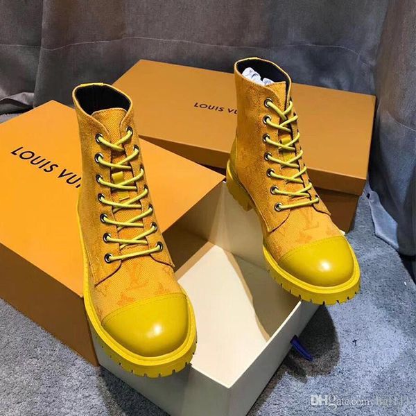 new wild korean fashion sports shoes high-end printing trend personality casual flat high shoes women autumn and winter martin boots
new wild korean fashion sports shoes high-end printing trend personality casual flat high shoes women autumn and winter martin boots