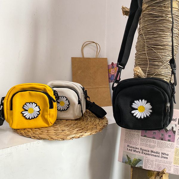 little daisy messenger bag canvas single shoulder small change bag mini & canvas width 14cm height 15cm thickness 5cm
little daisy messenger bag canvas single shoulder small change bag mini & canvas width 14cm height 15cm thickness 5cm