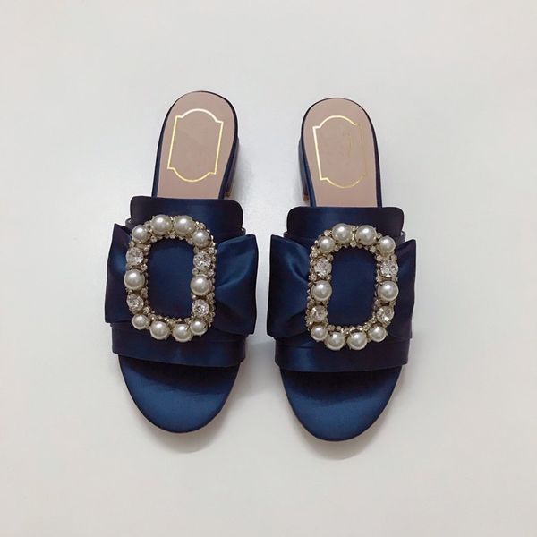 2020 new arrival women's diamand low-heel slippers colorful pearl designer work summer women's sandals shoes classic trend fashion, Black
2020 new arrival women's diamand low-heel slippers colorful pearl designer work summer women's sandals shoes classic trend fashion, Black