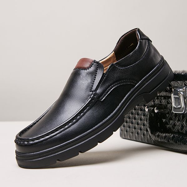 genuine leather men shoes breathable slip on male loafers flat driving shoes male moccasins retro leisure men loafers hc-661, Black
genuine leather men shoes breathable slip on male loafers flat driving shoes male moccasins retro leisure men loafers hc-661, Black