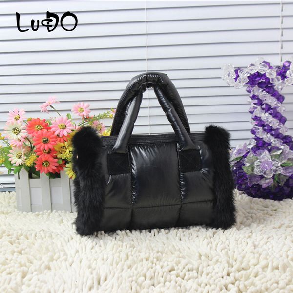 2019 new fur winter space bale woman cotton handbags winter down cotton shoulder bag feather padded sac a main
2019 new fur winter space bale woman cotton handbags winter down cotton shoulder bag feather padded sac a main