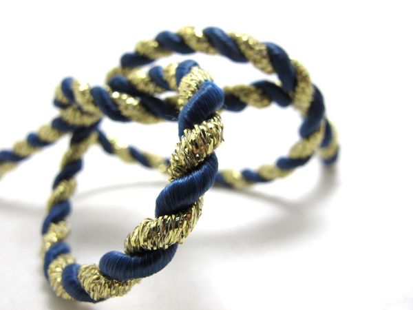 clearance|5 yards 5mm navy and gold rope string|cord|rope|decorative rope cord|handle cord|craft supplies, Black;white
clearance|5 yards 5mm navy and gold rope string|cord|rope|decorative rope cord|handle cord|craft supplies, Black;white