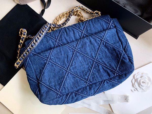 new lady's single shoulder bag 7a high-end custom quality diagonal cross bag fashion trend leisure style metal buckle hardware chain wi
new lady's single shoulder bag 7a high-end custom quality diagonal cross bag fashion trend leisure style metal buckle hardware chain wi