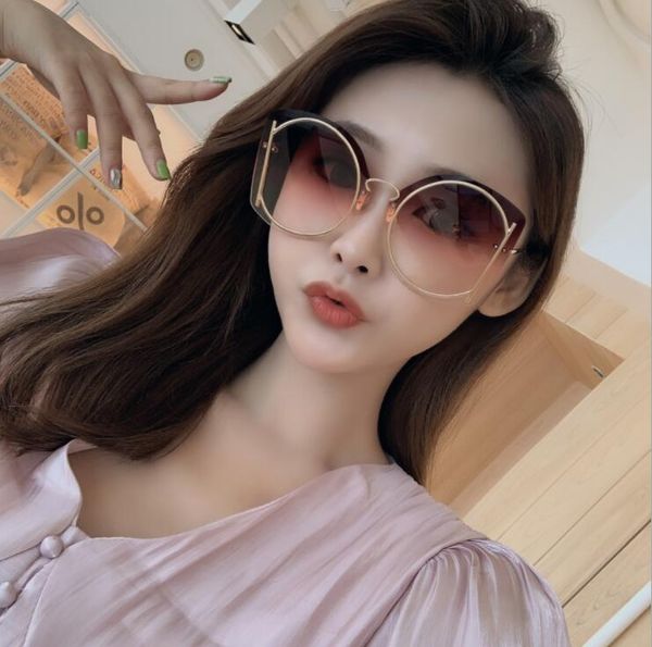 2020 new sunglasses for women, fashion women sunglasses, irregular geometric sunglasses, metal glasses legs, gradient glasses, White;black
2020 new sunglasses for women, fashion women sunglasses, irregular geometric sunglasses, metal glasses legs, gradient glasses, White;black