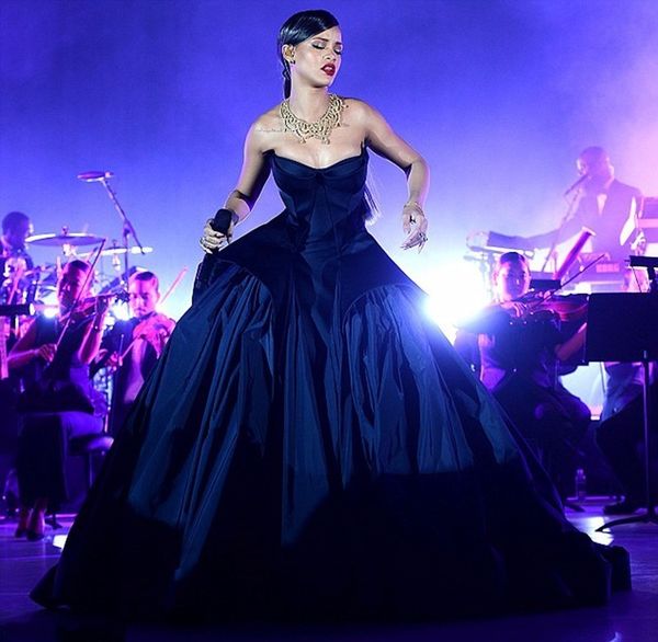 2020 in stock black ball gown evening party celebrity dresses strapless puffy ruffle overskirt graduation quinceanera dress modern, Red
2020 in stock black ball gown evening party celebrity dresses strapless puffy ruffle overskirt graduation quinceanera dress modern, Red