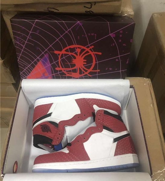 2018 authentic 1 retro high spider man origin story (special box) gym red 1s men basketball shoes sneakers black white 555088-602
2018 authentic 1 retro high spider man origin story (special box) gym red 1s men basketball shoes sneakers black white 555088-602