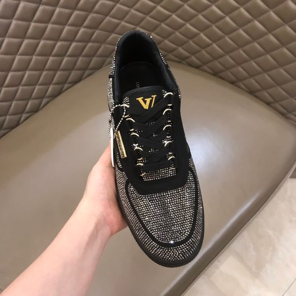 low-cut flat-bottom run away sneakers, quality brand-name shoes, level designer design, fashion, comfortable trend
low-cut flat-bottom run away sneakers, quality brand-name shoes, level designer design, fashion, comfortable trend