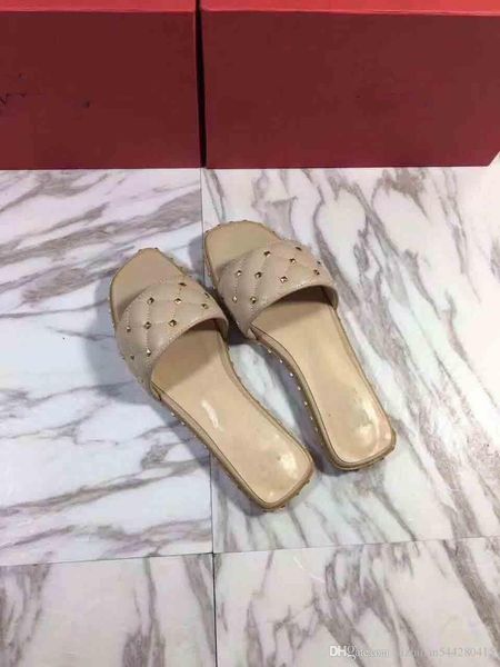2019 popular women's flat-soled slippers, luxury wicker slippers, classic slippers, Black
2019 popular women's flat-soled slippers, luxury wicker slippers, classic slippers, Black