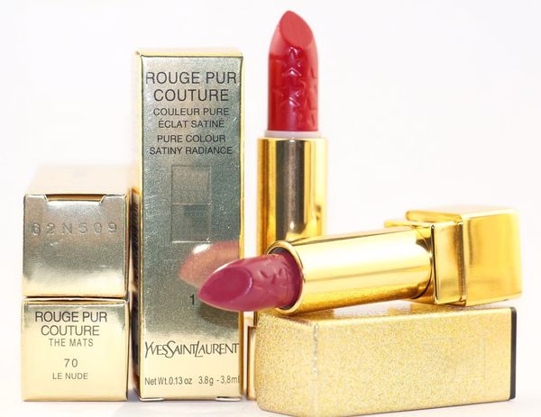 Бесплатная доставка бренд макияж New Rouge Pur Couture Lipstick 6 цветов 12pcs / серия
Бесплатная доставка бренд макияж New Rouge Pur Couture Lipstick 6 цветов 12pcs / серия