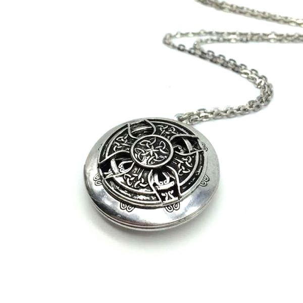 exclusive design antique silver celtics knot cross pendant celti locket diffuser necklace essential oil locket
exclusive design antique silver celtics knot cross pendant celti locket diffuser necklace essential oil locket