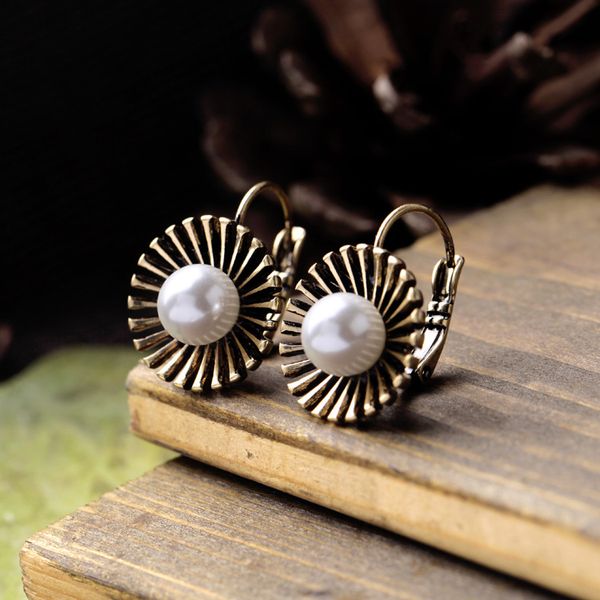 new arrival dainty vintage sunflower simulated-pearl earrings women retro brincos earrings bijoux jewelry gift e5197, Silver
new arrival dainty vintage sunflower simulated-pearl earrings women retro brincos earrings bijoux jewelry gift e5197, Silver