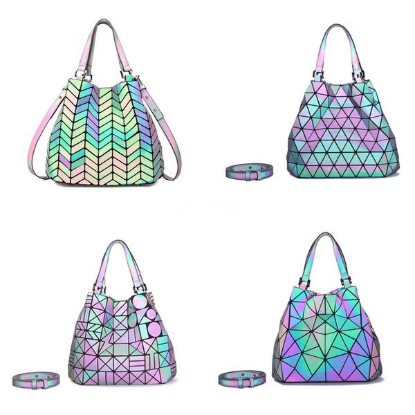 elegant female plaid tote bag 2020 fashion new leather women's designer handbag lock chain shoulder messenger bag #961
elegant female plaid tote bag 2020 fashion new leather women's designer handbag lock chain shoulder messenger bag #961