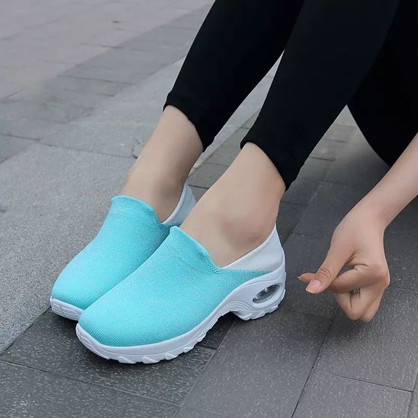 2020 new lightweight flying woven rocking shoes women's shoes heightening sports wedge heel shallow mouth socks
2020 new lightweight flying woven rocking shoes women's shoes heightening sports wedge heel shallow mouth socks