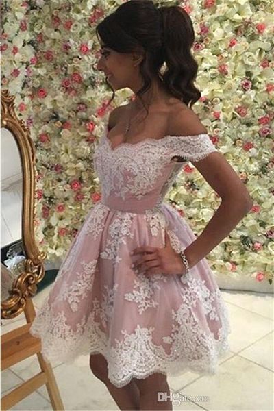 charming pink homecoming dresses off the shoulder knee length pageant party gowns appliques lace graduation dress for girls, Blue;red
charming pink homecoming dresses off the shoulder knee length pageant party gowns appliques lace graduation dress for girls, Blue;red