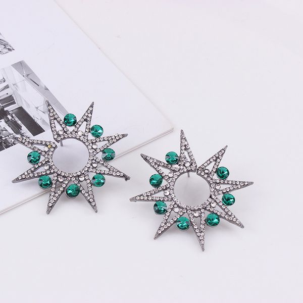 wholesale- fashion luxury designer exaggerated diamond green crystal cute sun geometric stud earrings for women girls, Golden;silver
wholesale- fashion luxury designer exaggerated diamond green crystal cute sun geometric stud earrings for women girls, Golden;silver