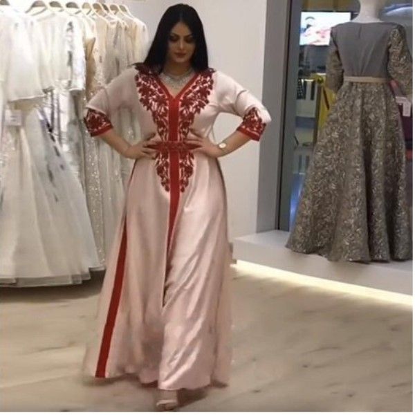 2020 3/4 sleeves light pink v neck moroccan kaftan evening dresses for women muslim red lace prom gown special occasion formal party, Black;red
2020 3/4 sleeves light pink v neck moroccan kaftan evening dresses for women muslim red lace prom gown special occasion formal party, Black;red