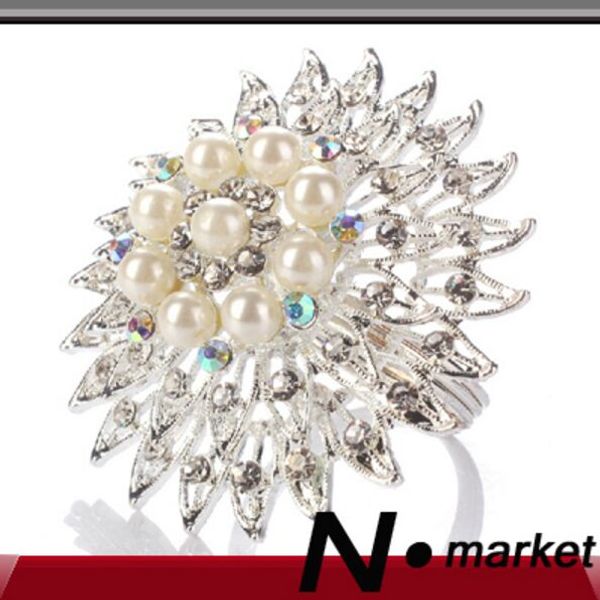 n.market factory wholesale 12 pcs/lot silver pearl wedding party table diamond decoration napkin holders
n.market factory wholesale 12 pcs/lot silver pearl wedding party table diamond decoration napkin holders