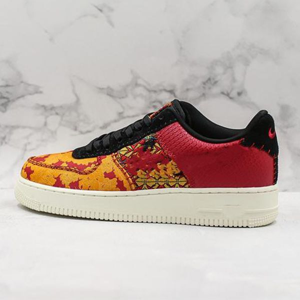 2020 1 cny dunk 1'07 men women casual shoes running shoes low embroidery china red toe skateboard floral stitching designer sneakers
2020 1 cny dunk 1'07 men women casual shoes running shoes low embroidery china red toe skateboard floral stitching designer sneakers