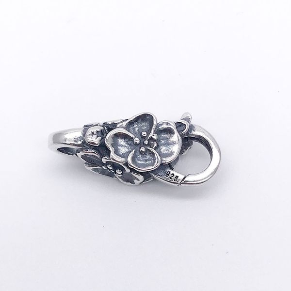 authentic 925 sterling silver wild cherry lock lobster clasp fit european bracelet jewelry j190627
authentic 925 sterling silver wild cherry lock lobster clasp fit european bracelet jewelry j190627