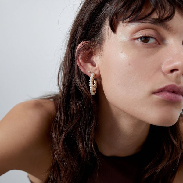 european and american famous new earrings fashion simple geometric imitation pearl earrings alloy earrings, Golden
european and american famous new earrings fashion simple geometric imitation pearl earrings alloy earrings, Golden