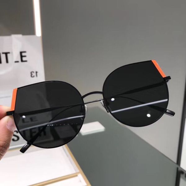 2018 new korean fashion v brand gm dans monster sunglasses luxury women's men sunglasses ocean lens with white case, White;black
2018 new korean fashion v brand gm dans monster sunglasses luxury women's men sunglasses ocean lens with white case, White;black