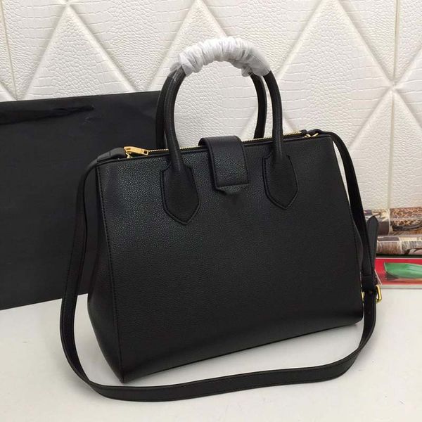 designer handbags y purse genuine leather women handbag gold hardware purse bag fashion totes y handbag
designer handbags y purse genuine leather women handbag gold hardware purse bag fashion totes y handbag