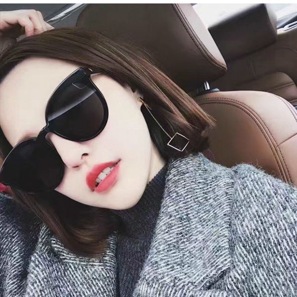 women new sunglasses women driving mirrors vintage for reflective flat lens sun glasses female oculos uv400, White;black
women new sunglasses women driving mirrors vintage for reflective flat lens sun glasses female oculos uv400, White;black