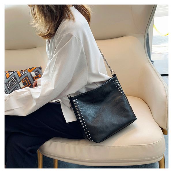 wenyujh женщин осень простой crossbody сумка кожа pu сумка crossbody повседневный большой емкости плеча пакет женской сумочке
wenyujh женщин осень простой crossbody сумка кожа pu сумка crossbody повседневный большой емкости плеча пакет женской сумочке