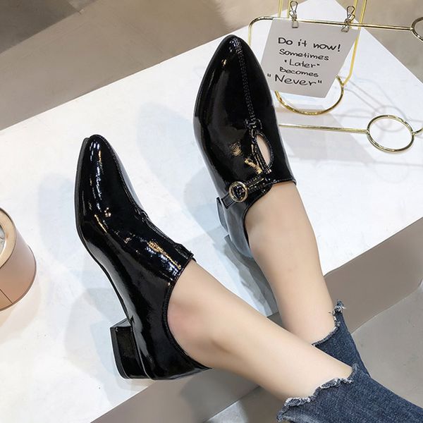 spring autumn women oxford shoes pointed toe office work shoes patent leather dress low heels brogue black n7826
spring autumn women oxford shoes pointed toe office work shoes patent leather dress low heels brogue black n7826