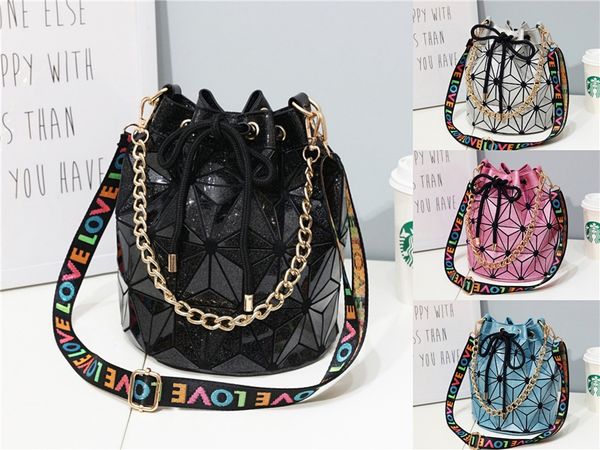 2020 woman bags designers ladies shoulder bag geometric with plain zipper closure luxury shoulder bag for women bags#425
2020 woman bags designers ladies shoulder bag geometric with plain zipper closure luxury shoulder bag for women bags#425