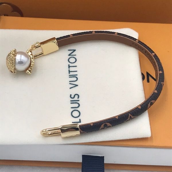 fashion jewelry sets lady 316l titanium steel four leaf flower v letter 18k plated gold double deck necklaces bracelet with box r12, Golden;silver
fashion jewelry sets lady 316l titanium steel four leaf flower v letter 18k plated gold double deck necklaces bracelet with box r12, Golden;silver