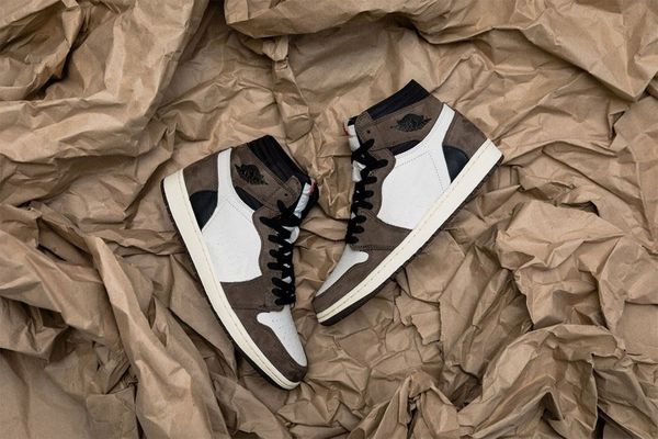 2019 authentic 1 travi cott high og t p black dark mocha ba ketball hoe for man brown white black port neaker with original box
2019 authentic 1 travi cott high og t p black dark mocha ba ketball hoe for man brown white black port neaker with original box