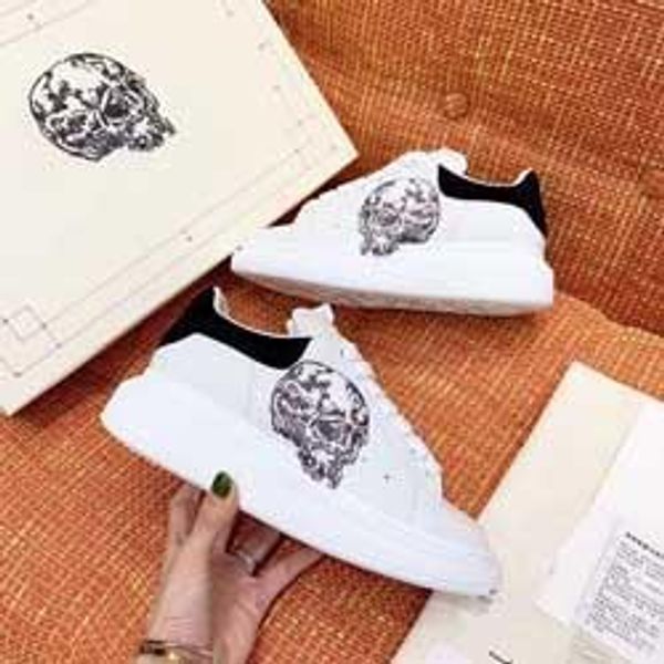 new season luxury designer shoe fashion luxury women shoes men's leather lace up platform oversized sole sneakers white black casual sh
new season luxury designer shoe fashion luxury women shoes men's leather lace up platform oversized sole sneakers white black casual sh