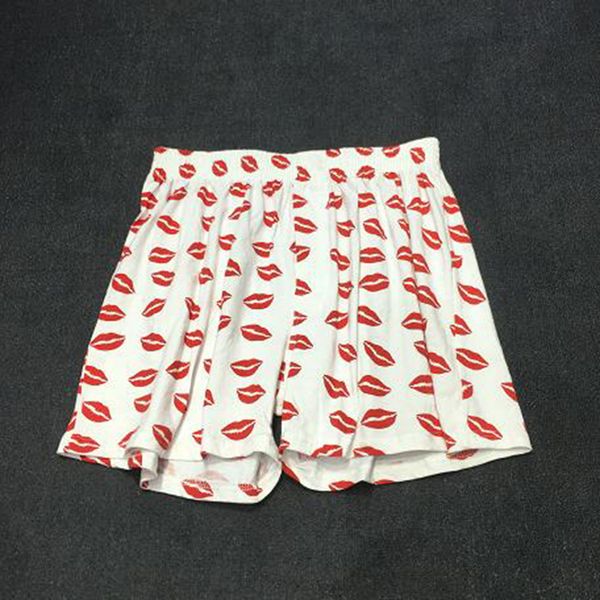 2020 new women short pants lipstick printing pants spring summer short female cotton breathable soft loosen, White;black
2020 new women short pants lipstick printing pants spring summer short female cotton breathable soft loosen, White;black