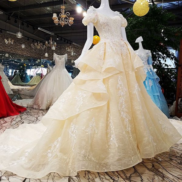 popular foreign trade wedding dress princess pompous skirt with ruffles, White
popular foreign trade wedding dress princess pompous skirt with ruffles, White
