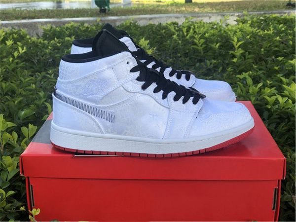 2019 air release retro authentic 1 mid se fearless edison chen clot white black red cu2804-100 men women basketball shoes sports sneakers
2019 air release retro authentic 1 mid se fearless edison chen clot white black red cu2804-100 men women basketball shoes sports sneakers