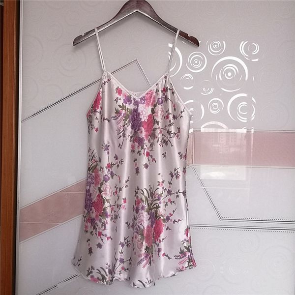 new summer leisure ice silk simple natural night skirt strap v-neck thin section printing ladies home short nightdress sleepwear, Black;red
new summer leisure ice silk simple natural night skirt strap v-neck thin section printing ladies home short nightdress sleepwear, Black;red