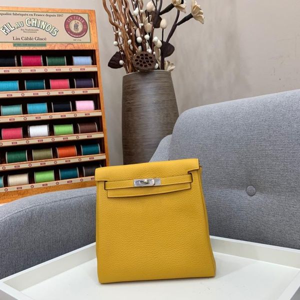 2020 new backpack style bags new designer luxury handbags calfskin women's backpack designed by popular
2020 new backpack style bags new designer luxury handbags calfskin women's backpack designed by popular