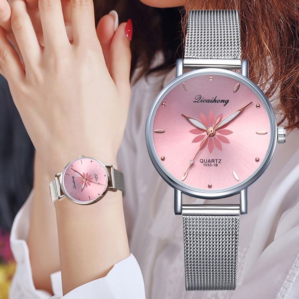 women's wristwatches luxury silver popular pink dial flowers metal ladies bracelet quartz clock fashion wrist watch 2019 top, Slivery;brown
women's wristwatches luxury silver popular pink dial flowers metal ladies bracelet quartz clock fashion wrist watch 2019 top, Slivery;brown
