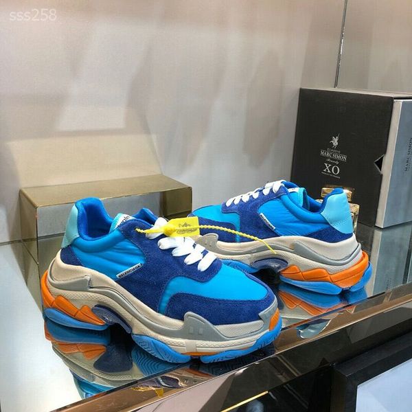 2020 new fashion europe and america sneaker triple authentic shoes for men's women beige black sports shoe size 35-45
2020 new fashion europe and america sneaker triple authentic shoes for men's women beige black sports shoe size 35-45